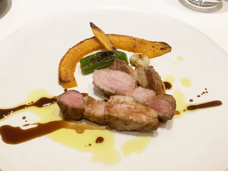 肉料理の一皿